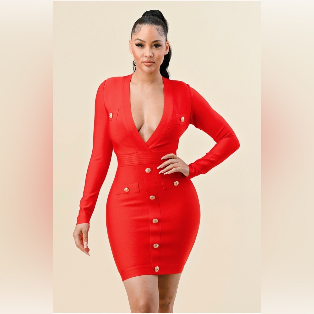 Elegant Red Button-Detail Dress - Picture 4 of 5